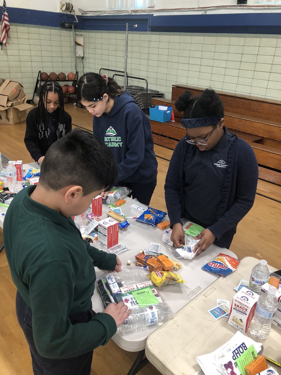 MrsMGallo's tweet photo. Grade 5 along with Grade 8 made over 100 “Brian Bags” keeping the homeless community in mind. This was done under the guidance of Mrs. Donna Finneran, the founder of the Brian O’Connell Homeless Project. @CAWaterbury #standup4caw #brianbags https://t.co/0aK12h6H5A