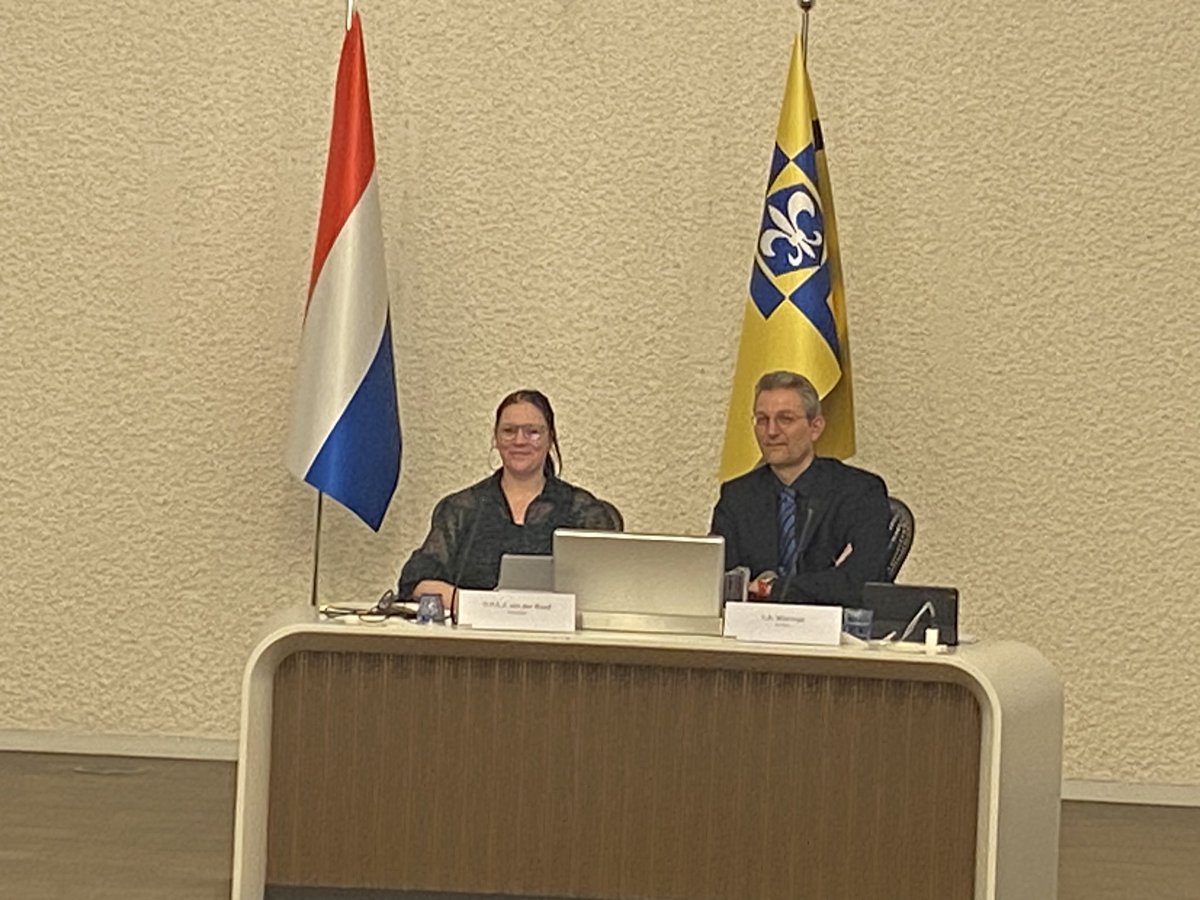 mcboogaard's tweet photo. Vandaag @vd_raad voor het eerst voorzitter bij commissie en #fractieassistent #wolters voor eerst bijdrage @raadvanlelystad @VVDLelystad https://t.co/CnZoCzHmNF