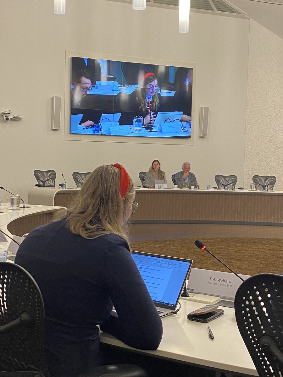 mcboogaard's tweet photo. Vandaag @vd_raad voor het eerst voorzitter bij commissie en #fractieassistent #wolters voor eerst bijdrage @raadvanlelystad @VVDLelystad https://t.co/CnZoCzHmNF