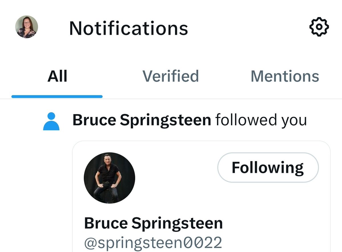 KimKissel's tweet photo. @springsteen OH man, got a little excited today when I got a text from *you* saying "hi" after I sent you the invite to Shank Hall yesterday, and then you followed me. LOL That was fun for a hot minute! 🤣 https://t.co/p4OjXGSji5