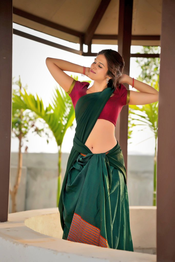 TFIMovieReview's tweet photo. Beautiful Gorgeous Treditional Look #ShraddhaDas
 #sraddadas #shraddadas #shraddhadas #actress #actressdance #actressreels #reel #reels #dee15 @shraddhadas43 @TFIMovieReview https://t.co/i2rwZLugdc