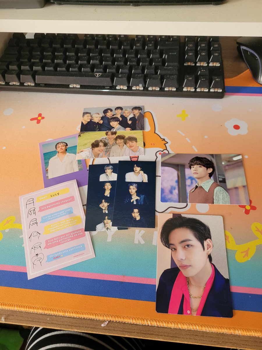 huiuthinkur's tweet photo. Quero deixar meu feedback super positivo para a @seokcollect que fez uma ceg muito bem organizada e um envio de produto impecável! Muito obrigada💜💜💜💜 https://t.co/TvtQtfqugm