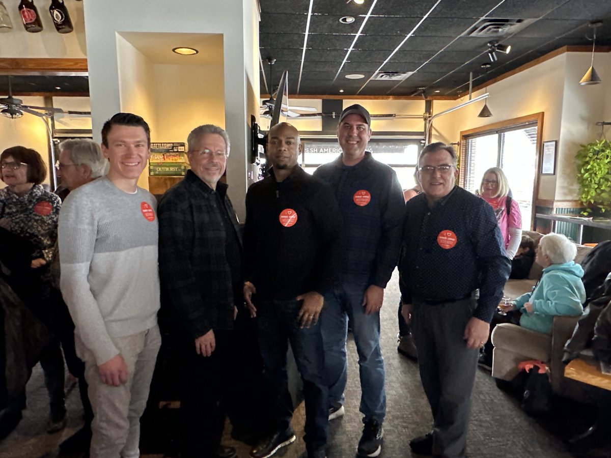 FairVoteMN's tweet image. We had a great time ranking our brews in the north metro Sunday! Thank you to our #mnleg House Chief Author @CedrickFrazier, @ElkinsForHouse, @MNfromMN, @JohnHoffmanMN, and @D7_Anderson for joining us to celebrate the campaign for statewide #RankedChoiceVoting!
