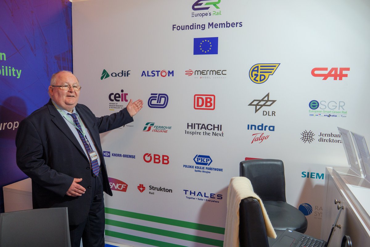 MiroslavHaltuf's tweet photo. 2⃣12:45 opening of the Exhibition #UICrail #oncf #UIChighspeed2023  - Mohammed Abdeljalil, Minister of Transport &amp; Logistics of 🇲🇦, at the @EURail_JU stand showing the list founding members including those from the 🇨🇿 @azd_praha and @ceskedrahy_ explaining the Flagship Areas. https://t.co/140i3uxDSK