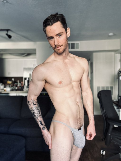 I officially have a Harry Potter mark now. 🥲 https://t.co/B2xqh7BOoU<a href="/tag/shibari"class="tags"><span>#shibari</span></a><a href="/tag/ropeart"class="tags"><span>#ropeart</span></a>