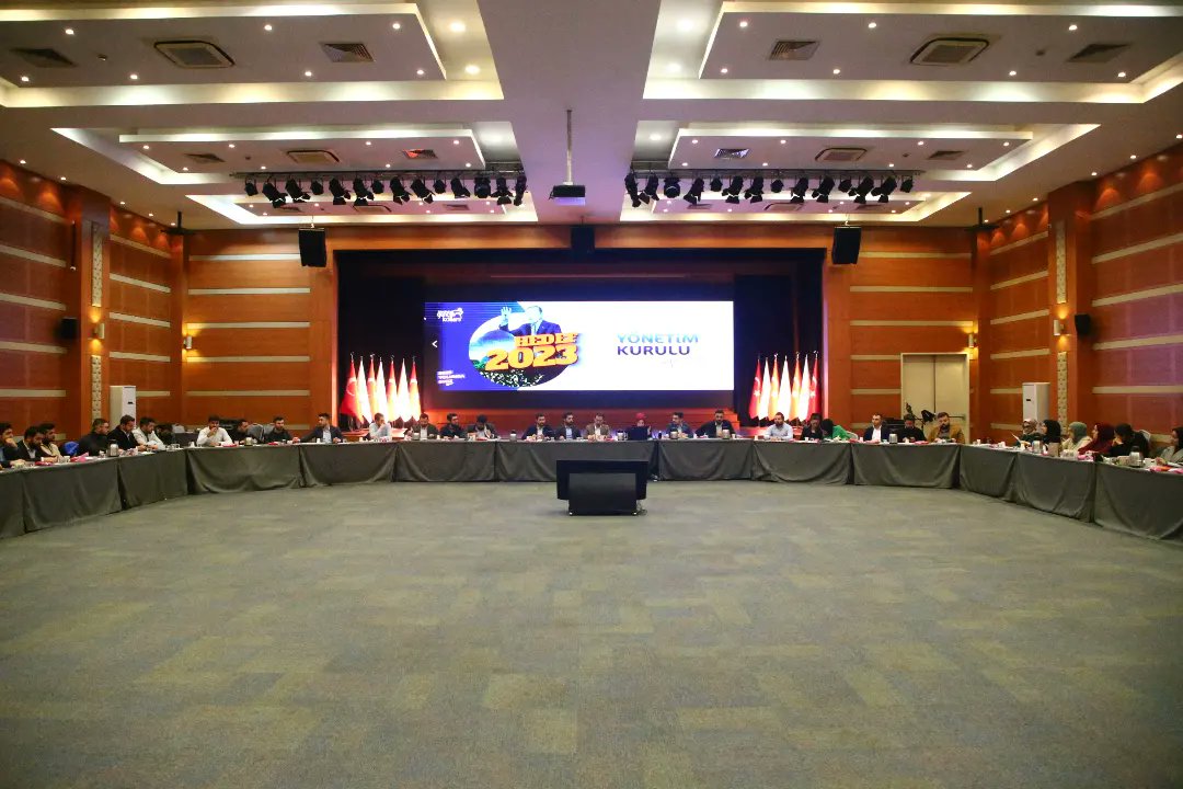 İl Gençlik Kolları Başkanımız <a href="/CCekerek/">Muhammed Cem Çekerek</a> başkanlığında; depremzede vatandaşlarımıza yönelik çalışmalarımızı değerlendirdiğimiz İl Yürütme Kurulu ve İl Yönetim Kurulu Toplantımızı gerçekleştirdik.