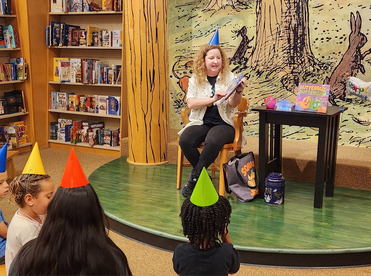 JillDanaBooks's tweet photo. What a fun storytime celebrating Buttercup’s Birthday 🥳 Book Tour!  We read BUTTERNUT &amp; BUTTERCUP, sang ‘Happy Birthday’ 2 Buttercup, played ‘Afternoon Tea’ bingo &amp; more!

THANK U to everyone who joined the celebration!! 🎉🧡💚

THANK U to the @BN_Plantation team!

(Thread 1/3) https://t.co/jA6PRpZpEo