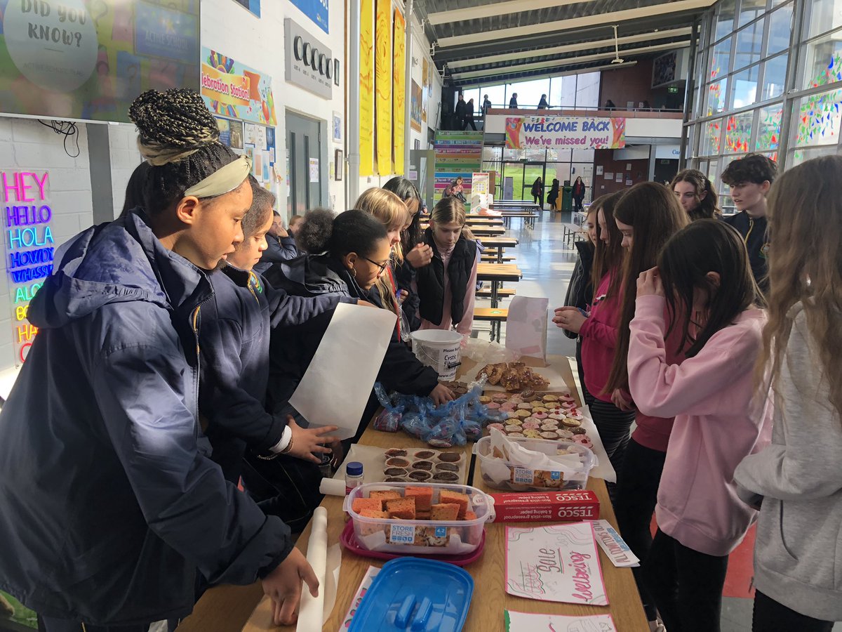 lorrymac2002's tweet photo. Very proud of the @Colaistebride First Years displaying great initiative to carry out a bake sale in order to show support for Wellbeing Week. The students’ leadership skills and voices are shining this year 🌟 https://t.co/kHyXddJRG2
