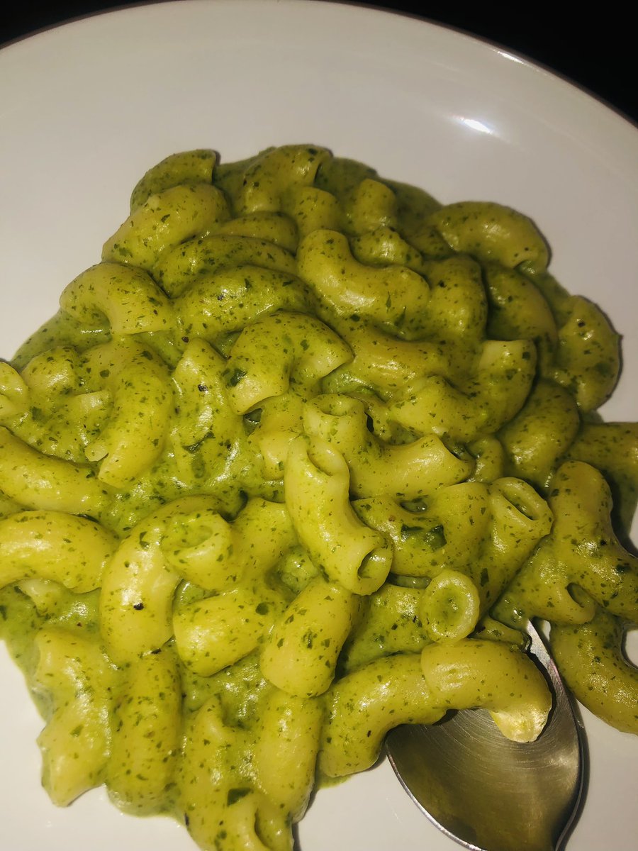 ChotaiReena's tweet image. 🤩If you struggle to get veggies into your kids diets but they love pasta, try my Gooey Green Pasta Sauce 🥦 🥬🌿Packed full of green veg (broccoli, peas, spinach, onion and garlic) it's a dish perfect for Shrek 😂A favourite in our house 🏡 old and young alike! #ReenasRecipes
