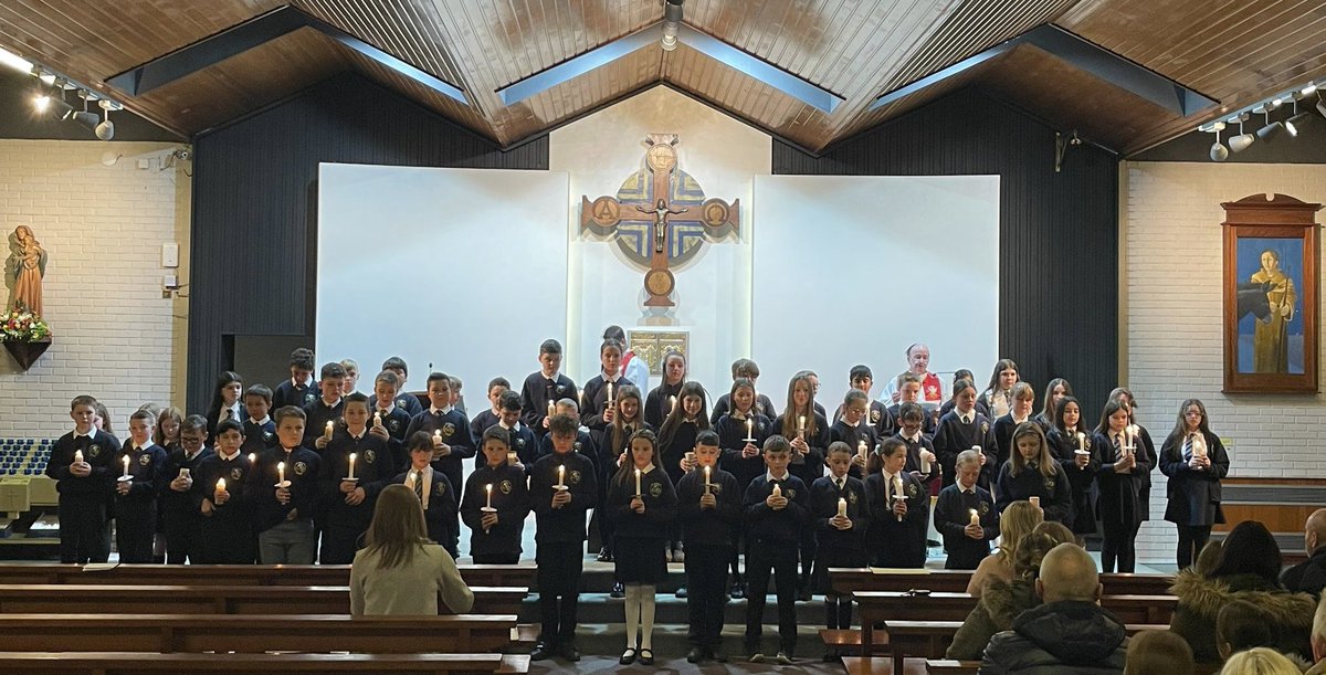 Well done to our Primary 7 children who celebrated their Service of Light tonight!🕯️
They received the light of Christ in preparation for Confirmation and have taken the next step in their faith journey.🕊️🔥🌬️