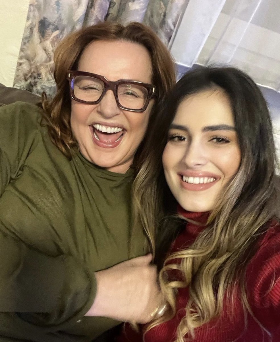 NinaKampf's tweet photo. Najdivnija @AnaBekuta1 ❤️❤️❤️❤️❤️ https://t.co/9UY4X59cJy