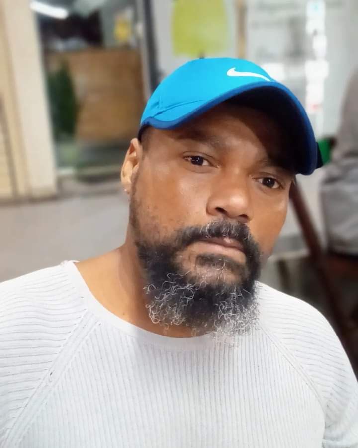 LL197743's tweet photo. Estava tão carente neste dia... 🤥🤭
#negro
#biscoito
#negrolindo
#biscoitero
#homempreto
#homembarbado https://t.co/tYPQDAhros