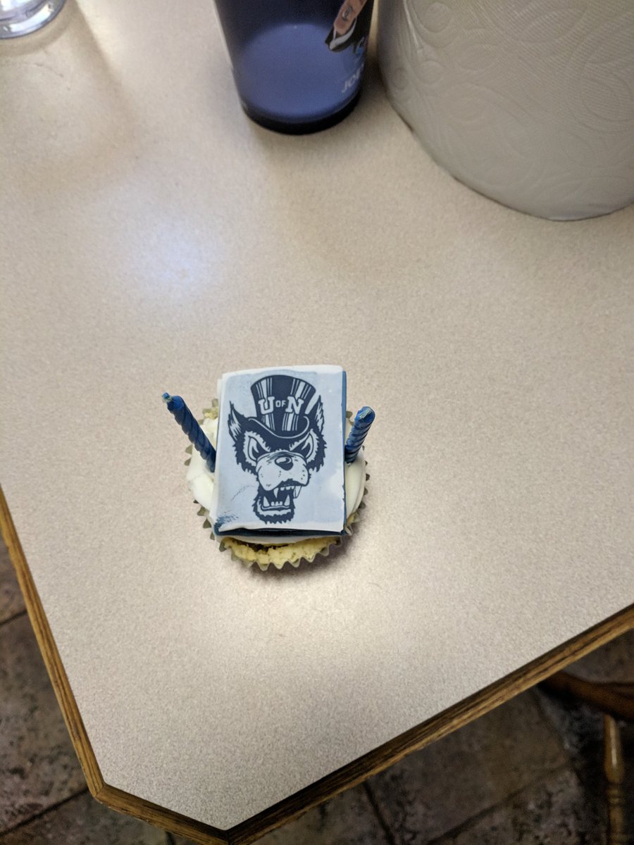 chromecoyote's tweet photo. @MountainWest BDay time in Vegas #Battleborn https://t.co/nxfkRPqLHz