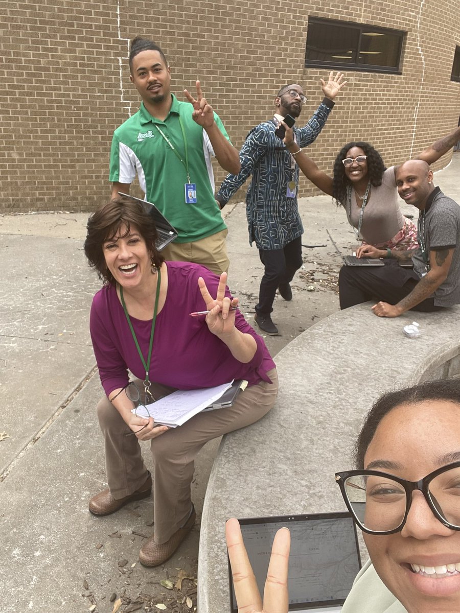 Raina Gresham tweet media