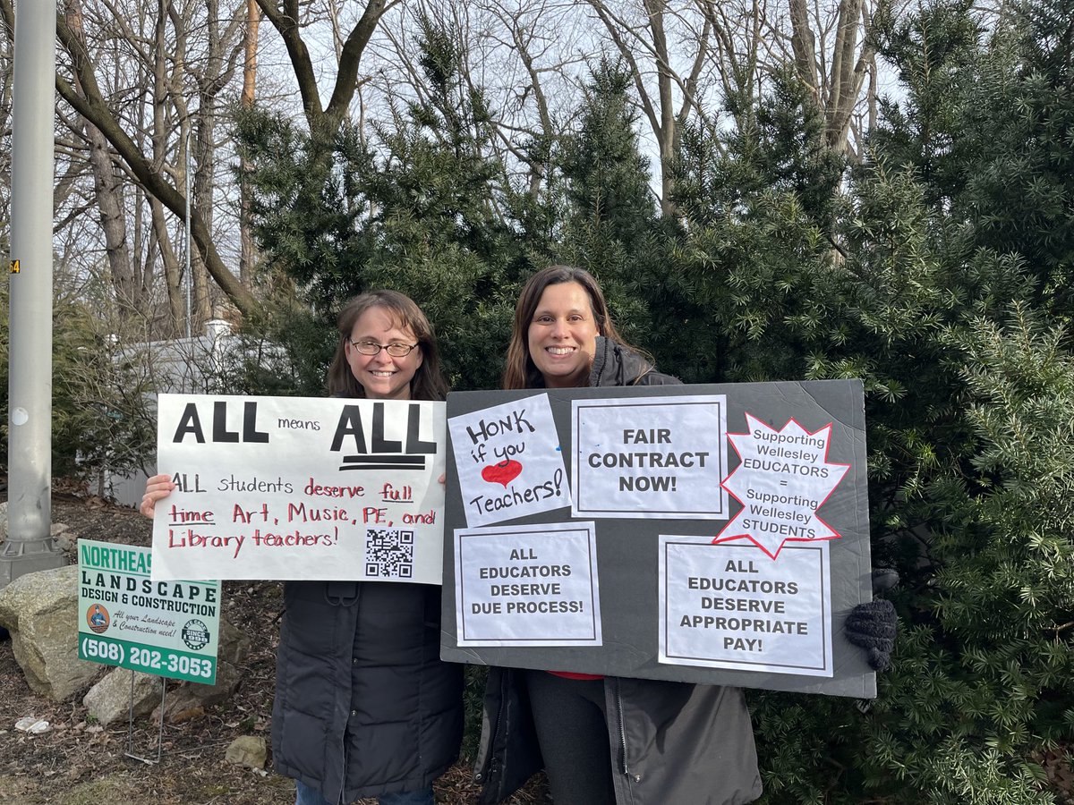 WEAunion's tweet photo. Amazing Sprague Educators out today!! #FairFive #1u https://t.co/HwzLuzxfKl