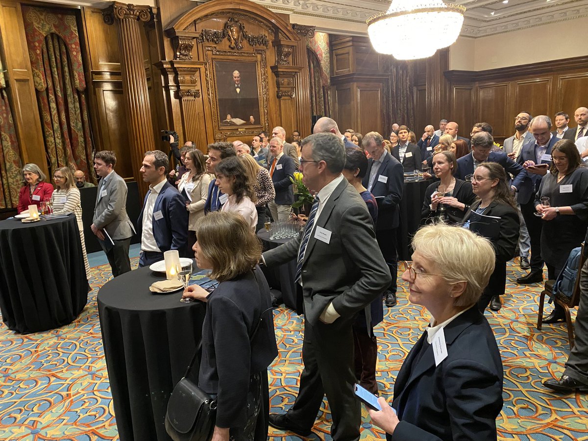 Glad to have been in London this evening reflecting on progress made with recommendations of the #TALENTCommission . Inspiring company! @TechsCommit