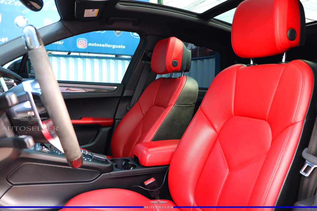AUTOSELLER2's tweet photo. #PORSCHE 🇩🇪
🚘 #MACAN “S”
✅Modelo 2018
🚢Importada 
🏁Motor 3.0L V6 Turbo 
⚙️PDK Automática 8 Vel
🔘Cambios al Timón 
⚜️Cuero Rojo
✅Detalles en Fibra de Carbono
🔊 Bose 
🅿️Sensores 
📷de Retroceso 
✨Led 
🛞Aros R/21
Precio:🔥$52,995
📲 WhatsApp:5203-8291
#Guatemala #oferta https://t.co/YAxySaUp6A