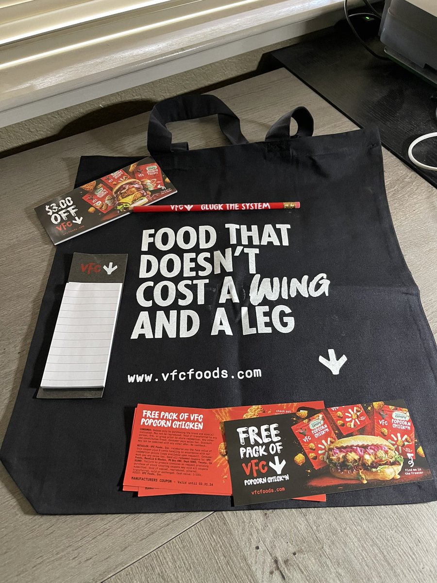 ILoveLayDeeBugs's tweet photo. Thank you @MomsMeet and @VFCfood !! Canโt wait to try the goodies! ๐ #momsmeet #vfcfoods #cluckthesystem #vegan https://t.co/DzdV5O0gX5