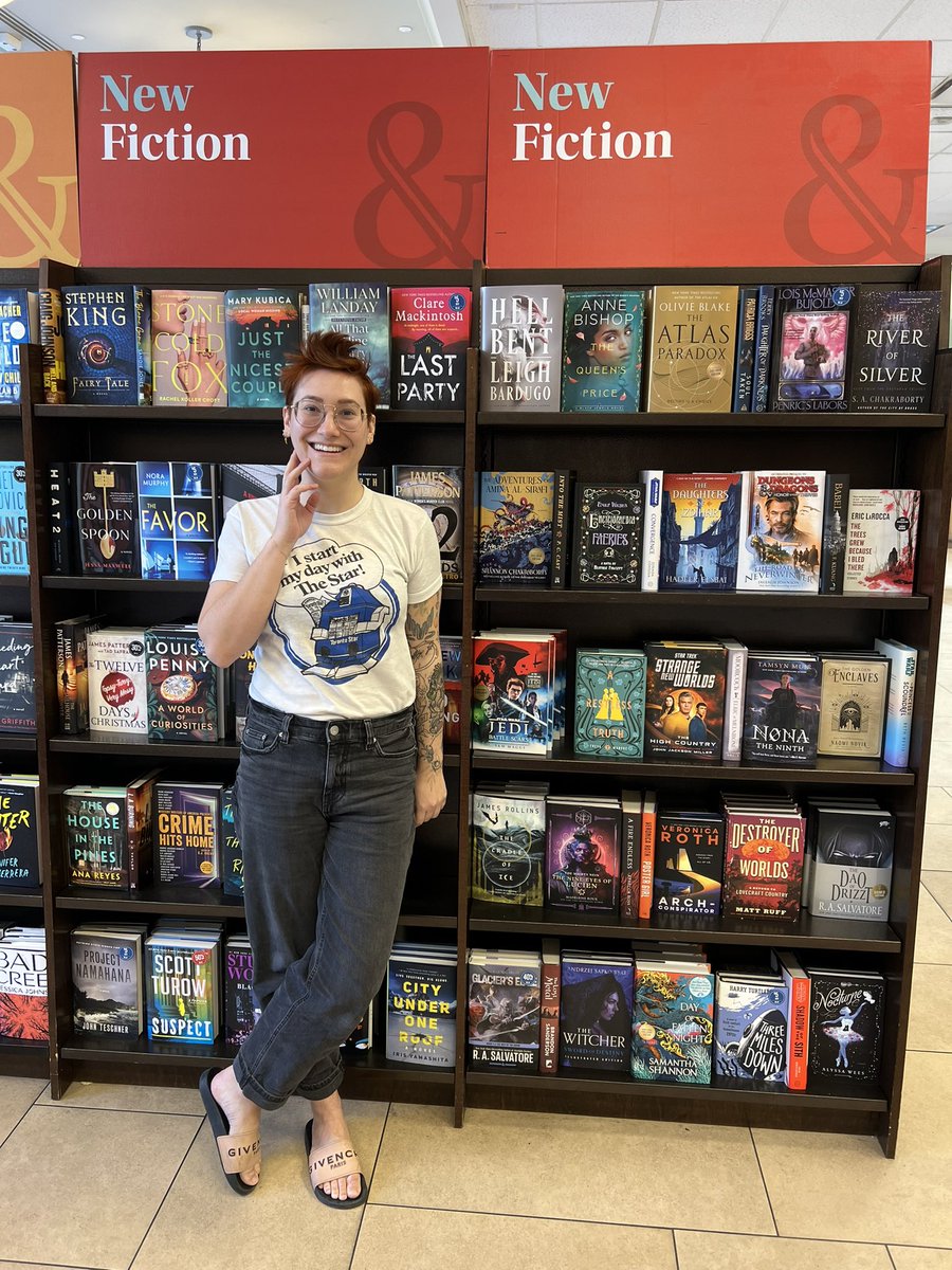 SamMaggs's tweet image. If you stop by the @BNBuzz Glendale At the Americana @BNAmericana there are signed copies of BATTLE SCARS awaiting you!!