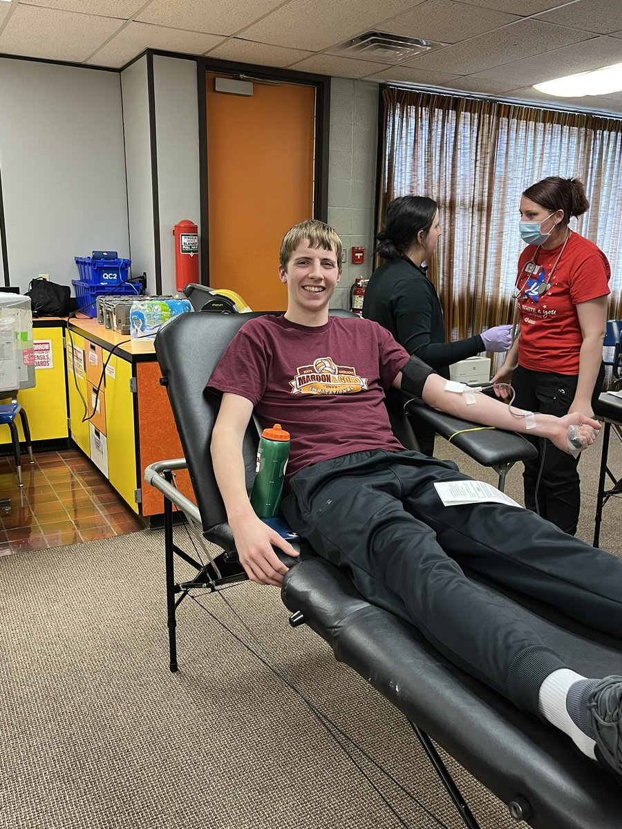 BeloitStuCo's tweet photo. Our spring blood drive fell on the same day as our free ACT for the juniors! No worries ~ both have gone off without a hitch!  Here’s a junior whose had a full day of testing and then donating blood! @bryce_beisner 🙌🙌 https://t.co/ymgQhkaTWF
