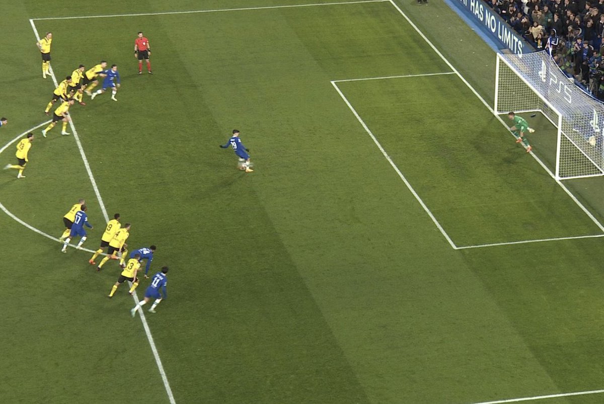 Kaye_Kop's tweet image. Why bother playing the last 30?
The officials obviously want Chelsea to go through 🙄
#CHEBOR