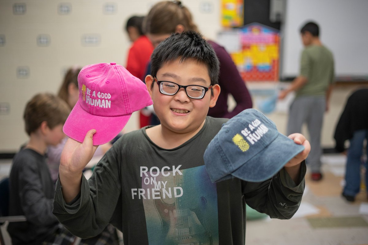 ccsdschools's tweet image. Friday was hat day at Festa, and many students & staff could be seen sporting these positive and stylish 21 Pineapples hats! They were sold by students to raise money for our #communitybasedlearning programs, but selling the hats was a real #HandsOnLearning experience itself!