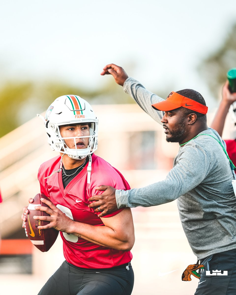 FAMU_FB's tweet photo. 𝗙𝗢𝗢𝗧𝗕𝗔𝗟𝗟 𝗜𝗦 𝗕𝗔𝗖𝗞!
#FAMU | #Rattlers | #LeaveNoDoubt https://t.co/MIOaQkHgru