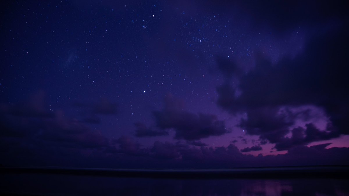 ezraleary's tweet photo. Late nights alone on the beach https://t.co/AghWa79YsD
