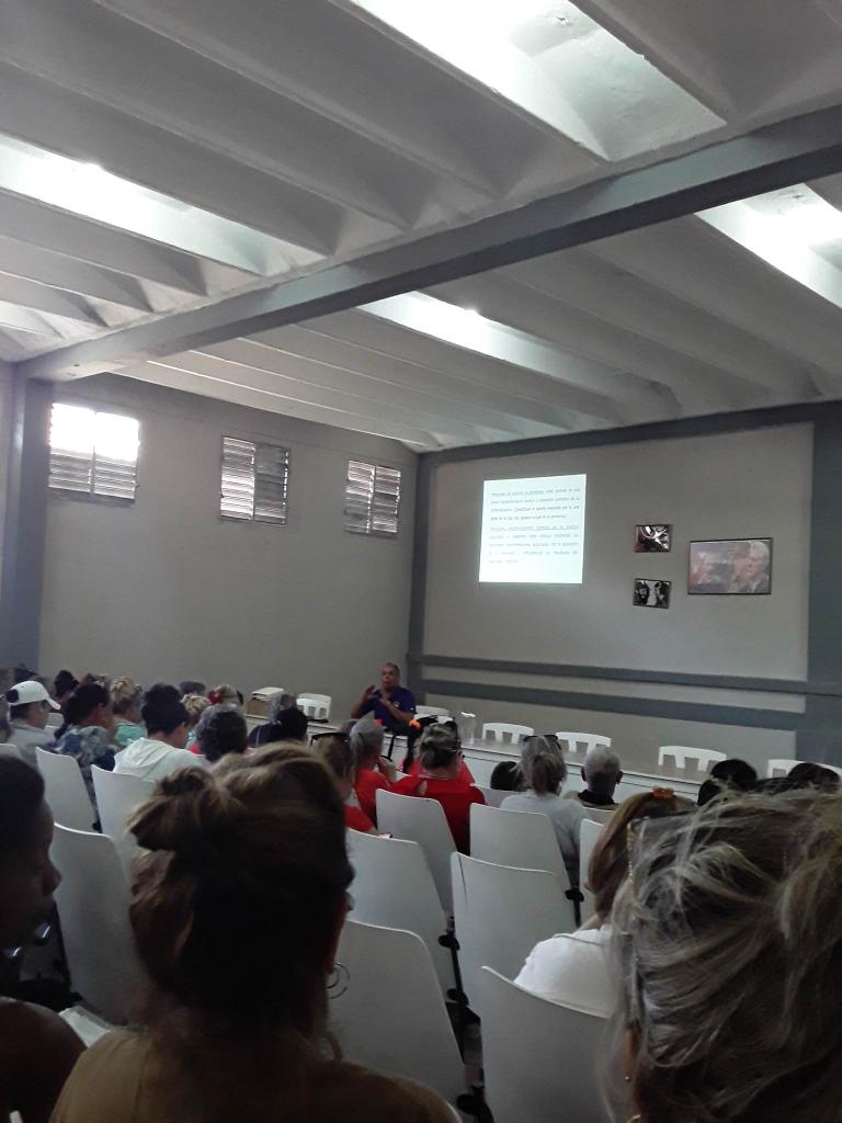 Siguiendo el cronograma para el proceso de Categorización docente se preparan en #CabaiguánEduca a los aspirantes en la categoría de Especialista Principal.
#CubaMined
#EducaciónSanctiSpíritus
<a href="/ObraDe/">LaObraDeLaRevoluciónSS</a> <a href="/SanctiSpiritus1/">Gobierno Provincial #SanctiSpíritus</a> <a href="/dpesanct/">DGEsanct-Spiritus</a>
<a href="/MEspirituana/">@MariposaEspirituana</a>  <a href="/AndreiArmasBra6/">Andrei Armas Bravo</a>
<a href="/morbelys/">Morbelys Cuellar</a>