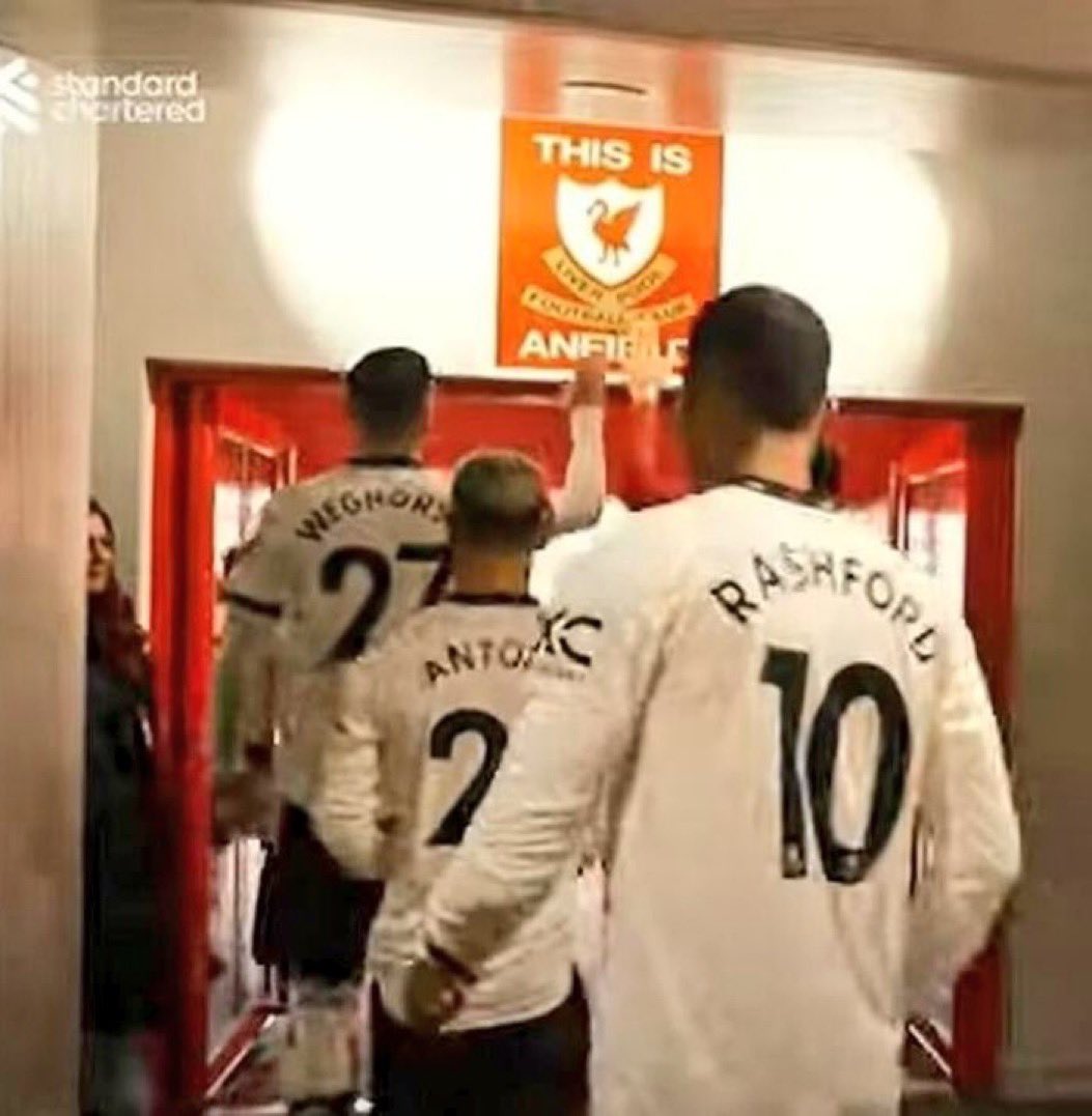 KarakartalMehm's tweet photo. Rezilsin
#ManchesterUnited ın en kötü oyuncusu olacaksın. Tarih yazıyorsun.
Maça çıkarken Anfield logosuna dokunmak nedir ya sen ne rezil bir adamsın.
#Anfield ve #Manu a tura mı götürdüler?
#WeghorstOut
#weghorst
#worstever
#Liverpool_Manchester
#LiverpoolvsManunited https://t.co/UGdPUkVikr