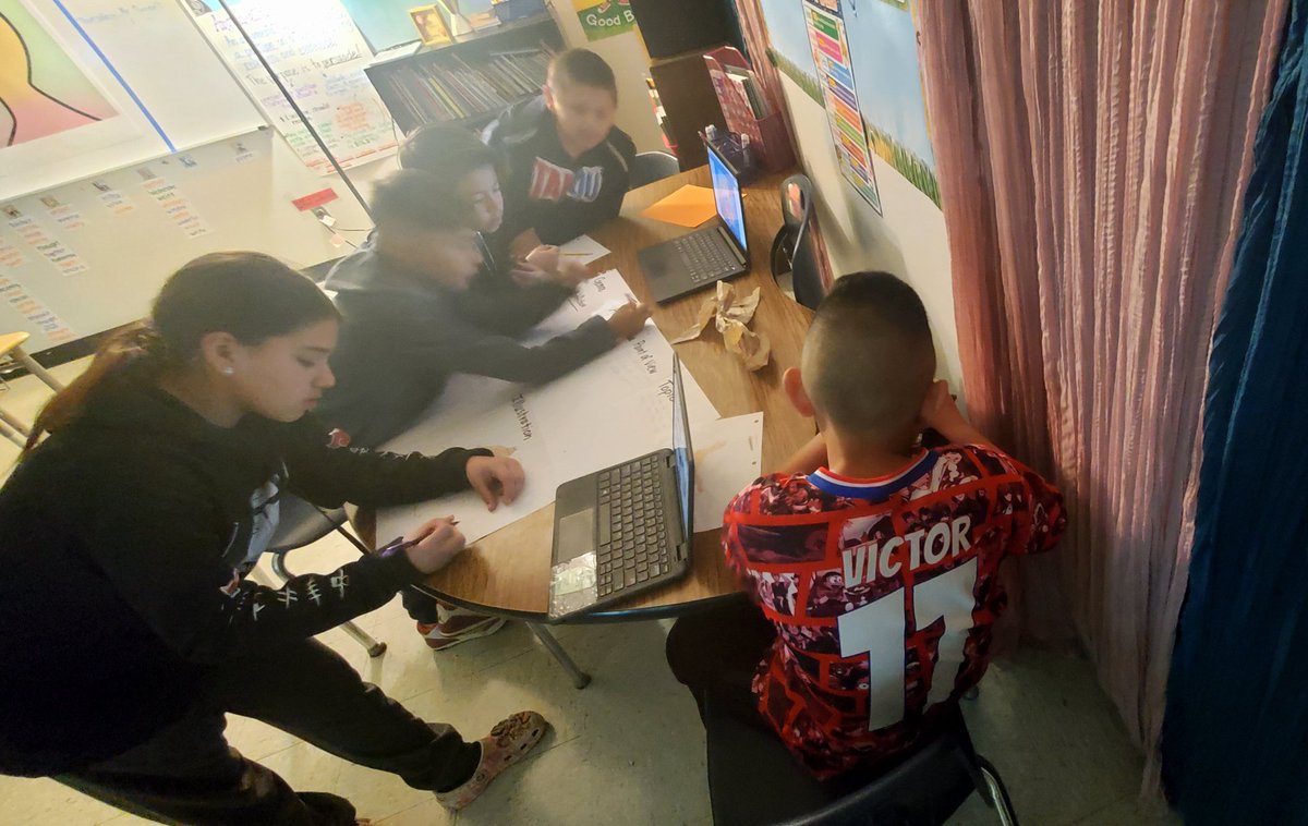 IAguilar_CES's tweet image. Honing our skill! 💪🏽❤🖤🐍 #Cobras #TeamSISD #BIGnotes #CampestreCobras  #SpringIntersession #ELAR #teachertwitter #TEACHers