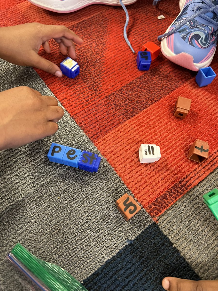 It is so important that our students get daily explicit phonics instruction but most importantly they have lots of opportunities to apply their learning in text. These 1st graders in Mrs. Adair’s class are loving our new decodable texts! <a href="/WBSD_Dolphins/">Doherty</a> #wbleo <a href="/SpitzleyDoherty/">Daniel Spitzley</a>