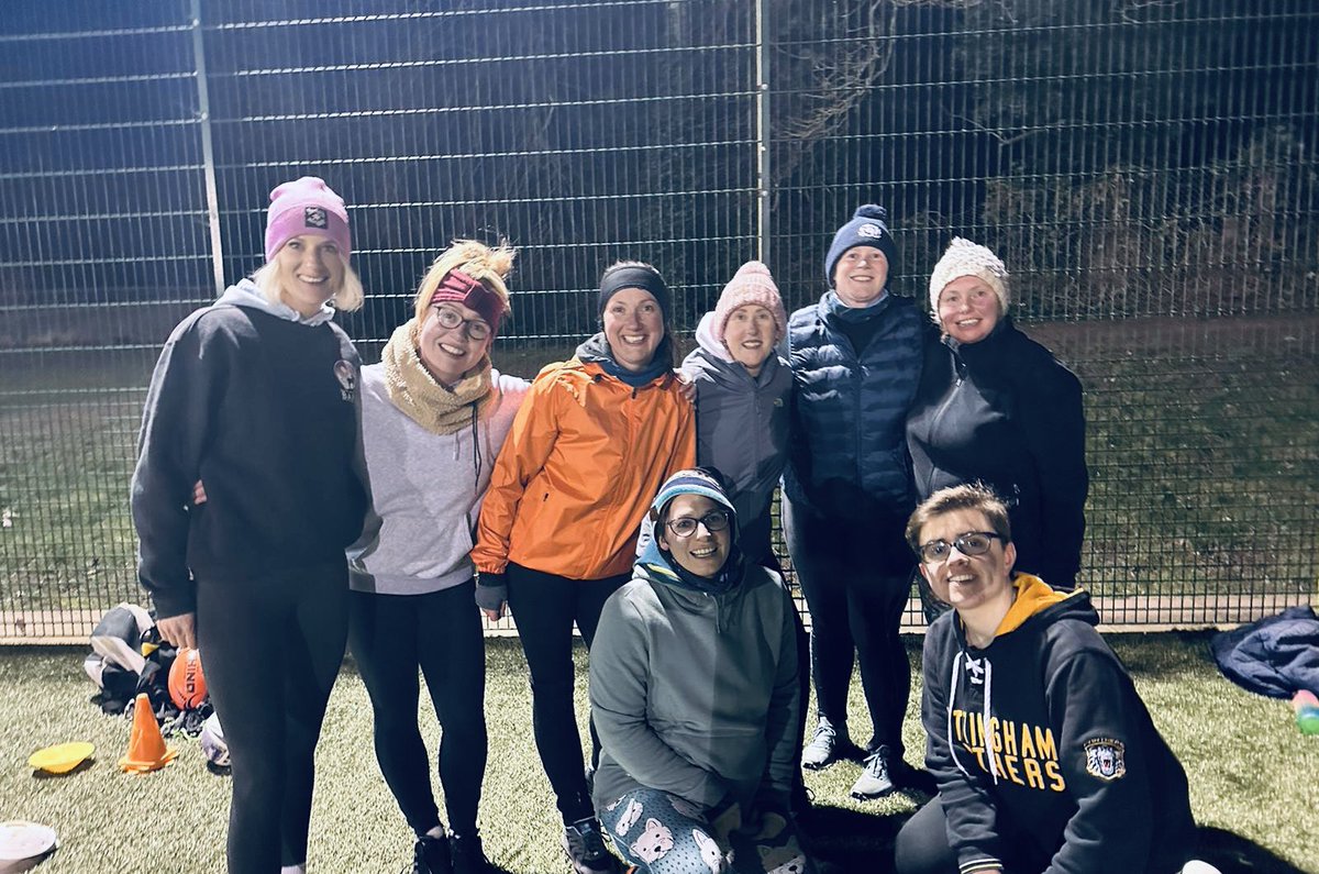 A cold night tonight but the girls put in a good shift 🙌🥶🏉 see you all next week! #womeninsport #getinvolved