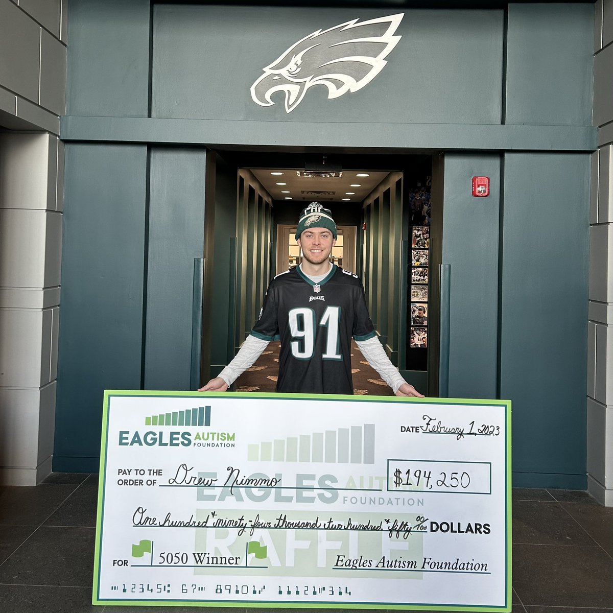 Thank you for making a difference, Eagles fans❤️

This past season, we raised $1,045,267 through the Eagles Autism Foundation 50/50 raffle at every home game!