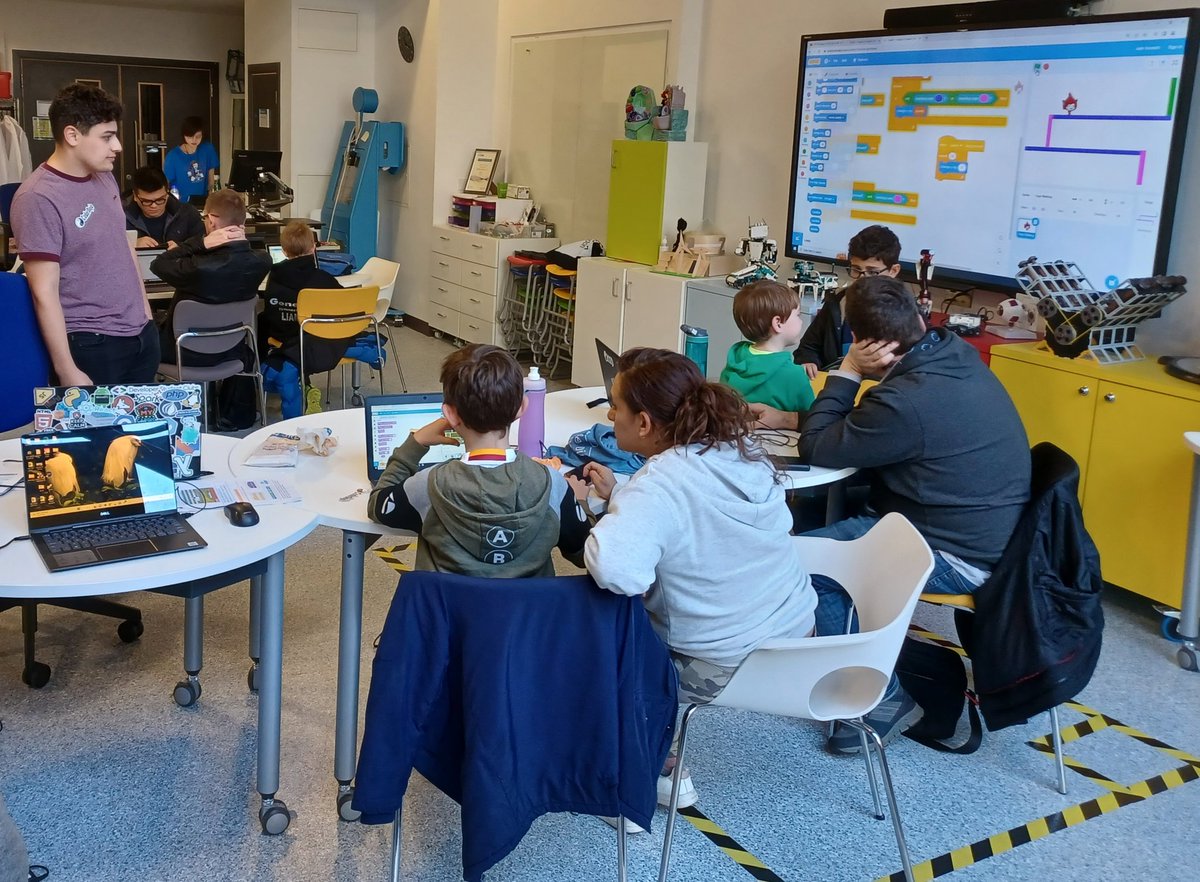 CoderDojoKU's tweet image. Just a few photos from the wonderful February session of @CoderDojo at @KingstonUni. Lots of activities, incl. Scratch (for beginners and intermediate/advanced), Python, Raspberry Pi Pico, Micro:bit, Unity.
Contact us at kingstonuniversity.uk@coderdojo.com to be added to the list