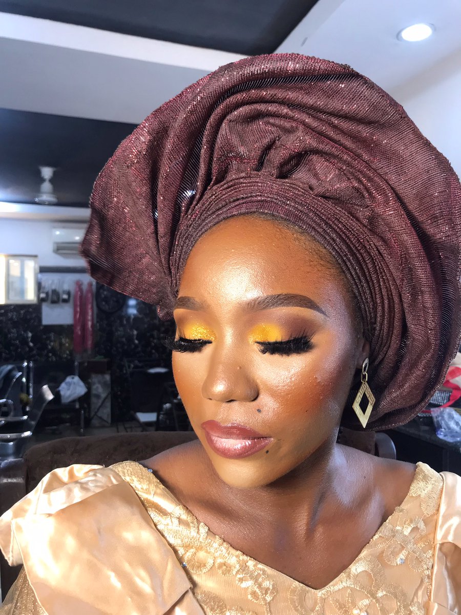 chubbybae8's tweet photo. @instablog9ja I am here for the comments ,but if you are looking for a sure makeup plug in Abuja ,we are at your service anytime @chubbybae8 check out few of our works 🥰🥰🥰 https://t.co/iRBrjBAPVP