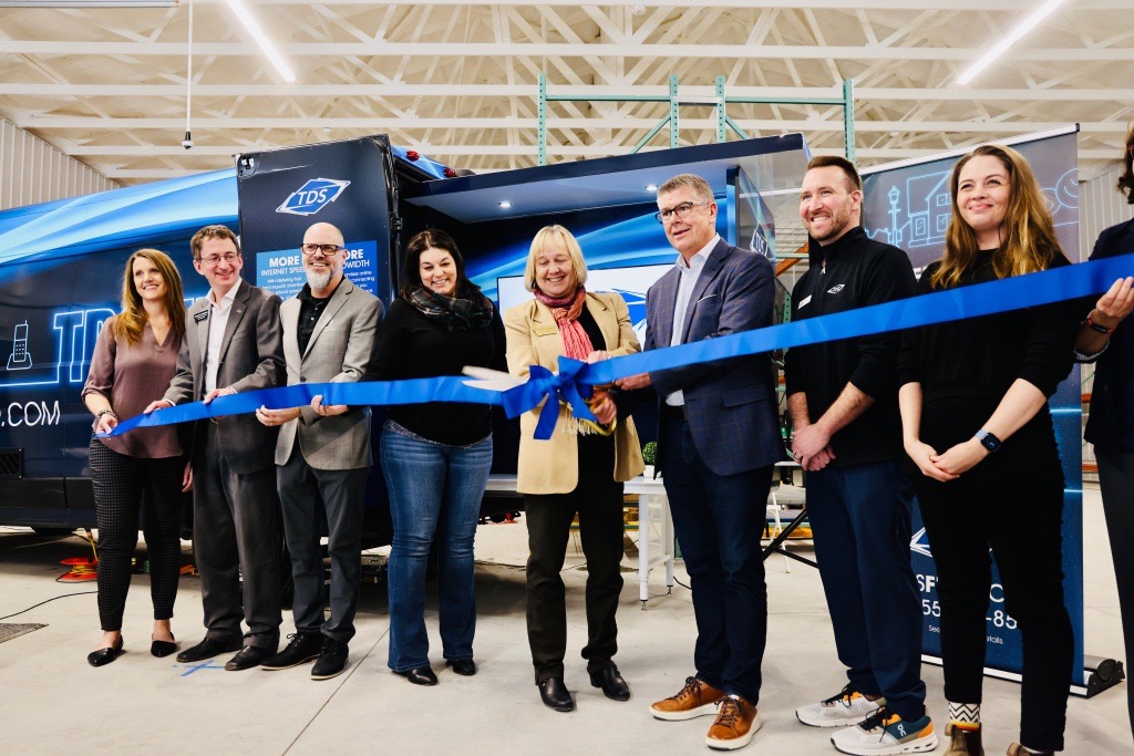 Lt. Governor Juras celebrated the expansion of TDS Telecom to Helena today, connecting up to 27,000 homes and businesses.
