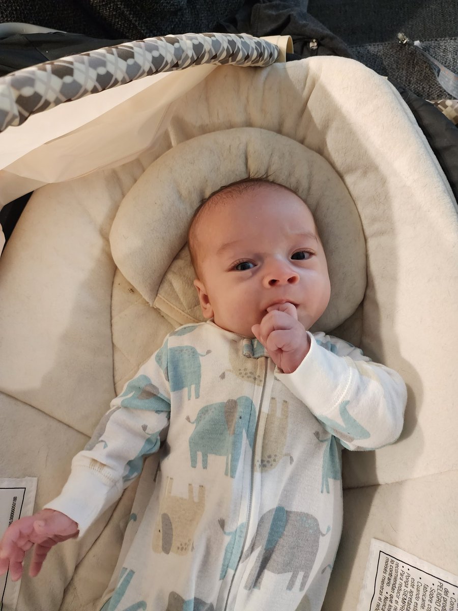 DizzyKyle1's tweet photo. This little nugget's 3 months old today! #baby #fatherhood #3monthold https://t.co/TK836Jihc0