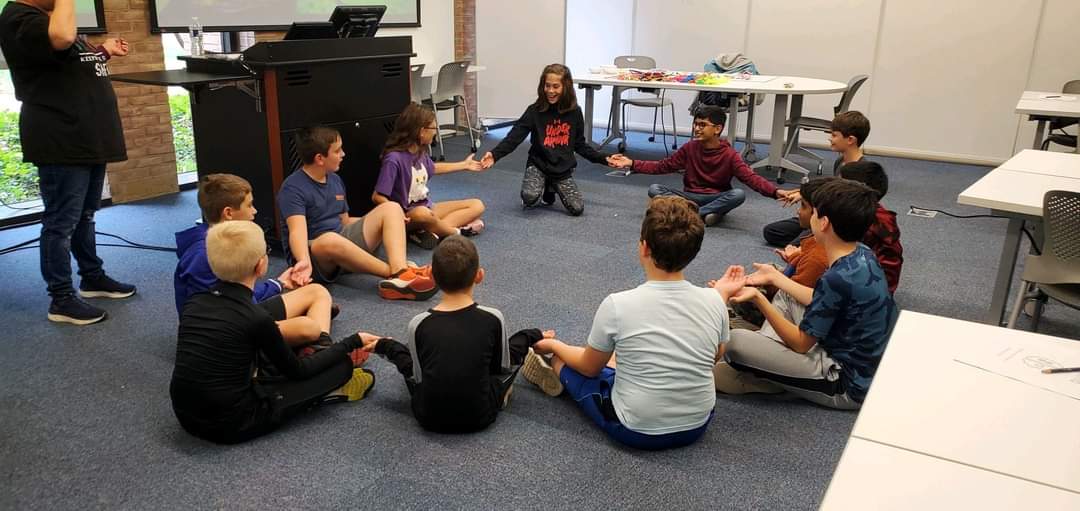 Lc3PsiBeta's tweet photo. Today wraps up our last day of Brain and Beyond!! 🧠 Thank you to all of our Avon kiddos from today or any of our past groups! We have such a great time teaching you!! We are looking forward to seeing you again in the fall! https://t.co/ZmFNPokIh3