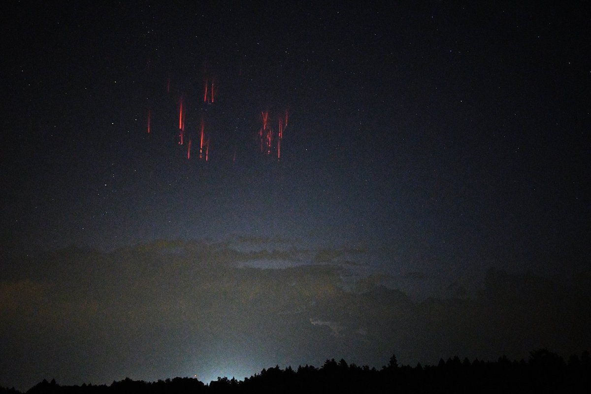 JAtanackov's tweet photo. #TLETuesday (why not): beautiful column sprites above a storm in southeast #Austria ~150 km away. The result of a 67 kA +CG lightning flash. Caught from the suburbs of Ljubljana, #Slovenia. Looking forward to more this summer! Aug 22nd, 2020. @StormHour @xWxClub @ThePhotoHour https://t.co/3USFjJO9gE