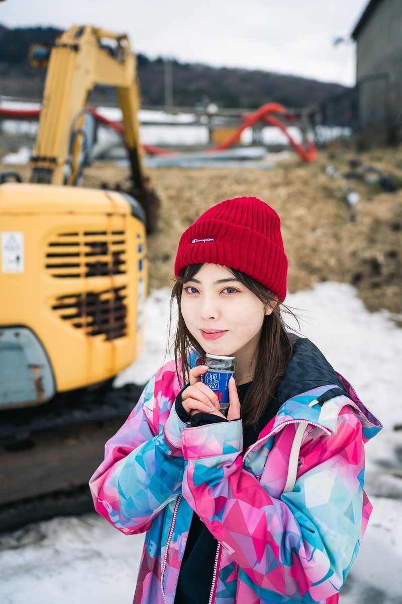 Keroro_Syogun's tweet photo. おはようございます🌈

やっぱり、雪かき☃️した後は、喉が渇きますね🍶😌

📅 2023年2月
🏠 #大分県 #九重森林公園スキー場
📸 ケロロ 将軍
👧 ちひろちゃん　@chi__san1105
💁‍♂️ ハタちゃん　@TommyDucci
#ワンカップ大関 https://t.co/2AJ9jcxMw9