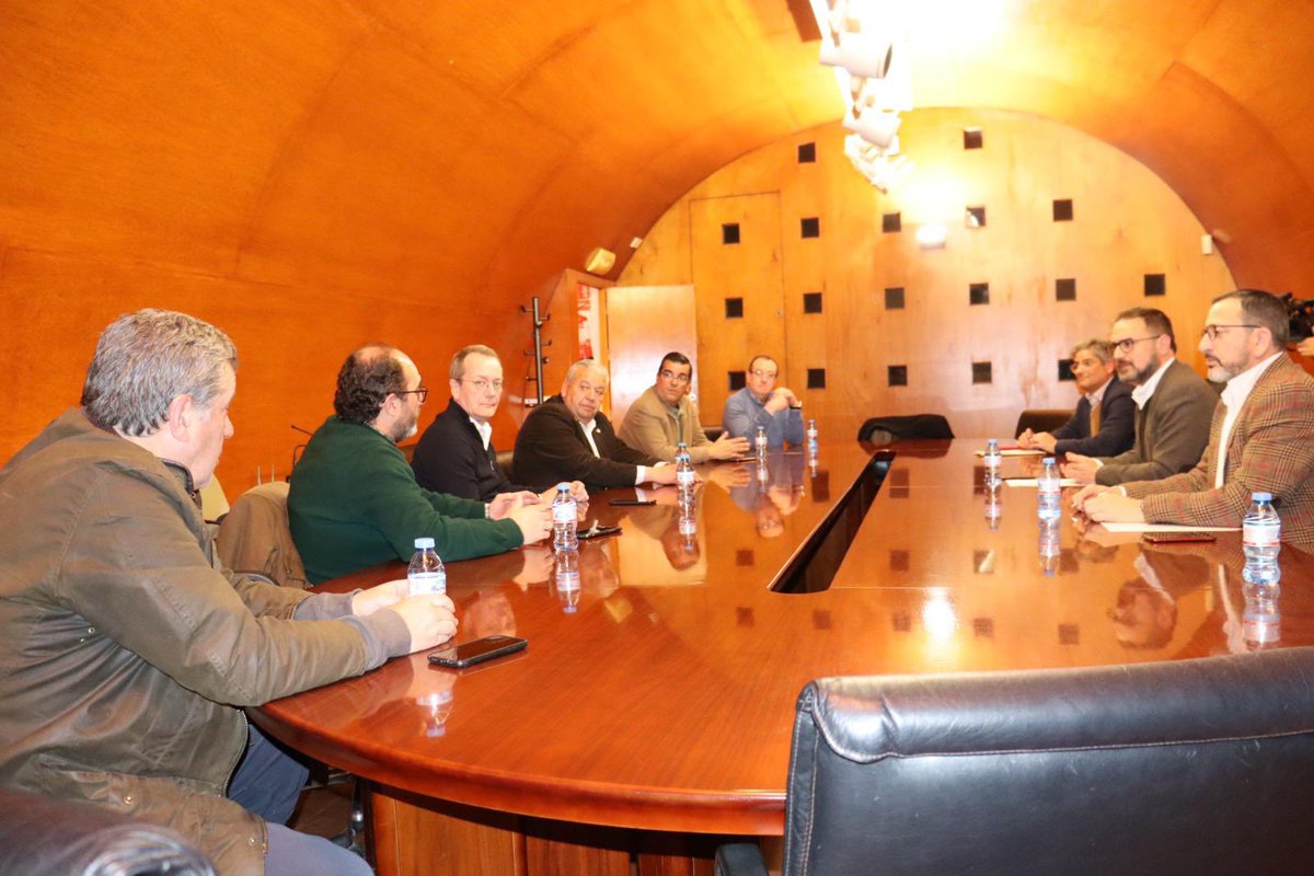 Reunión de coordinación con las cofradías para preparar nuestra Semana Santa

Agradezco la labor de las cofradías por su gran trabajo, desde el <a href="/AytoLorca/">Ayuntamiento Lorca</a> ponemos a disposición todos los servicios municipales

Seguimos trabajando juntos para que esta edición sea un todo un éxito