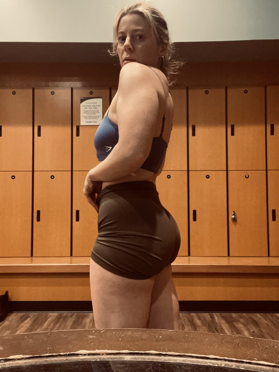 KKatchman's tweet photo. Shit lift today 😑🖕 https://t.co/rRR6VL9lCg