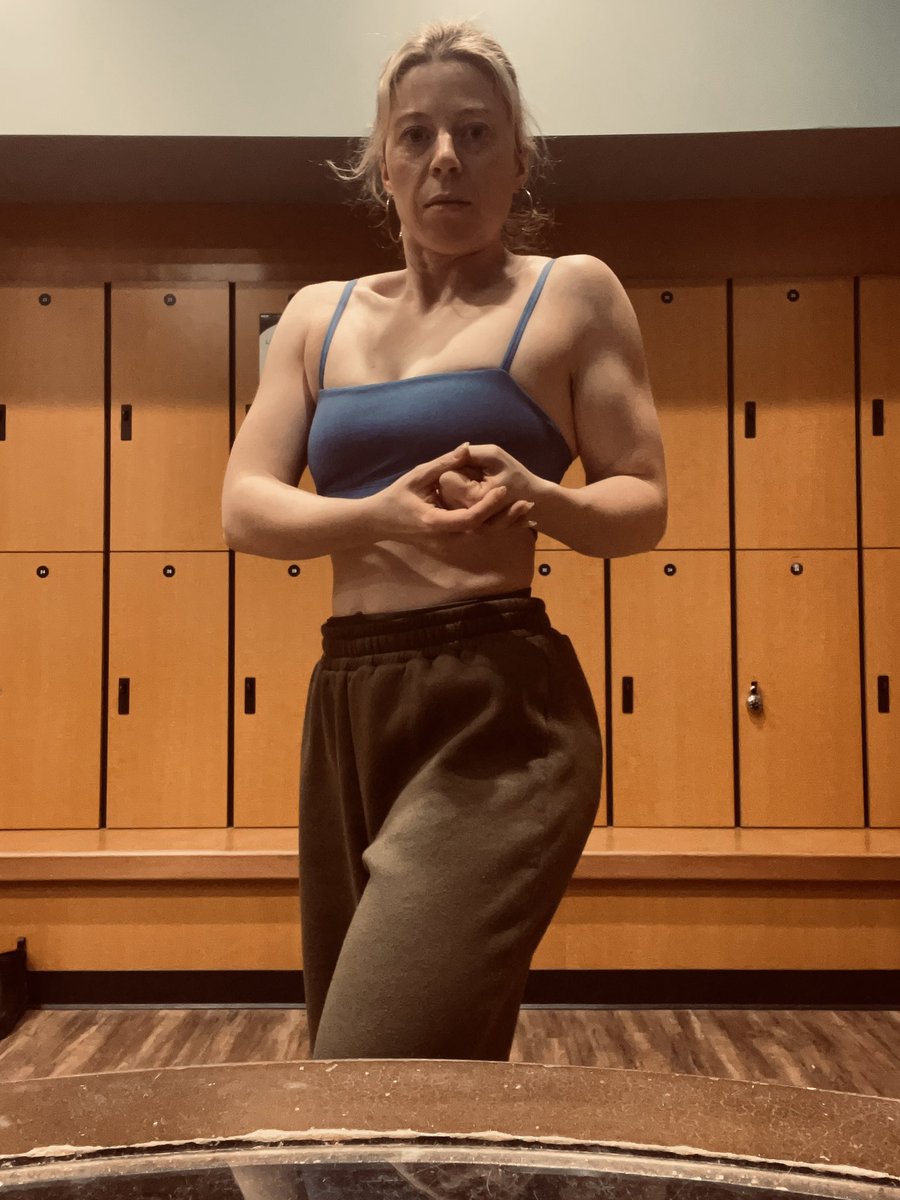 KKatchman's tweet photo. Shit lift today 😑🖕 https://t.co/rRR6VL9lCg