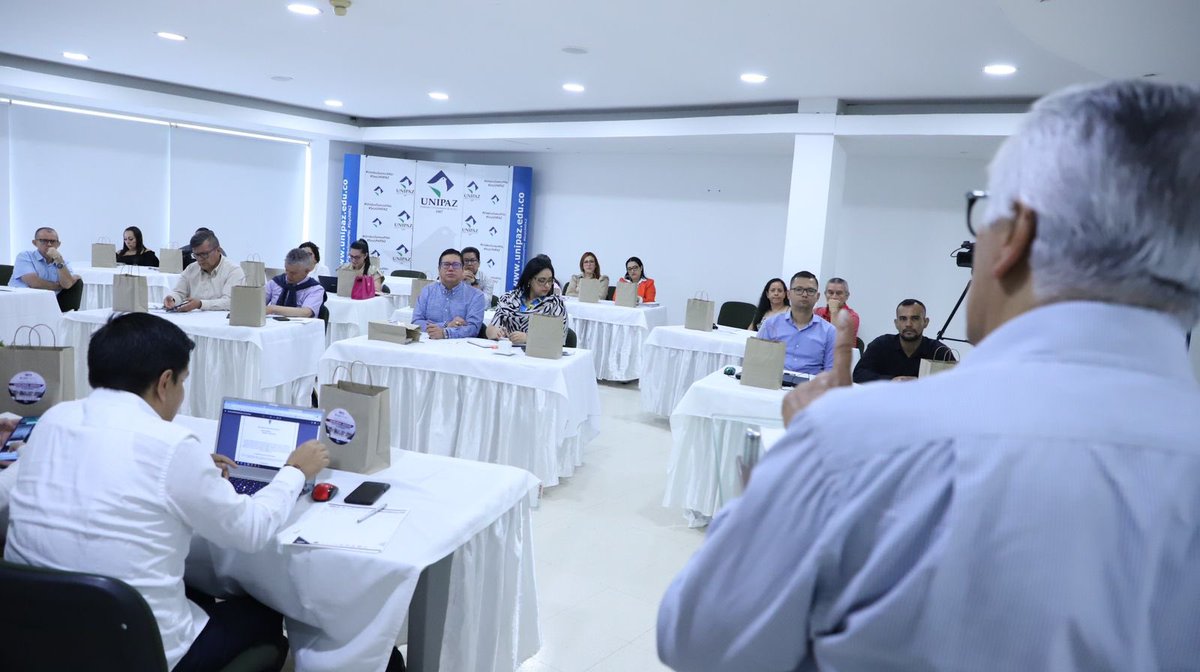 RedttuCol's tweet photo. #FlashRedNoticias| Con éxito transcurrió el III Taller "Política de ampliación de cobertura en las IES Públicas" del @Mineducacion en @UNIPAZnoticias con rectores del Capítulo Región Centro Oriente-Centro sur dirigido por Raquel Díaz, Diana Durán y Emmanuel Henríquez del MEN https://t.co/2Y06aaaa6b