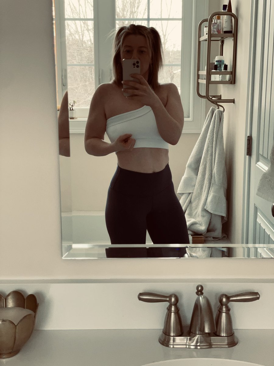 KKatchman's tweet photo. Sunday baby spice lift 😈 https://t.co/ZwwmNjQ4rF