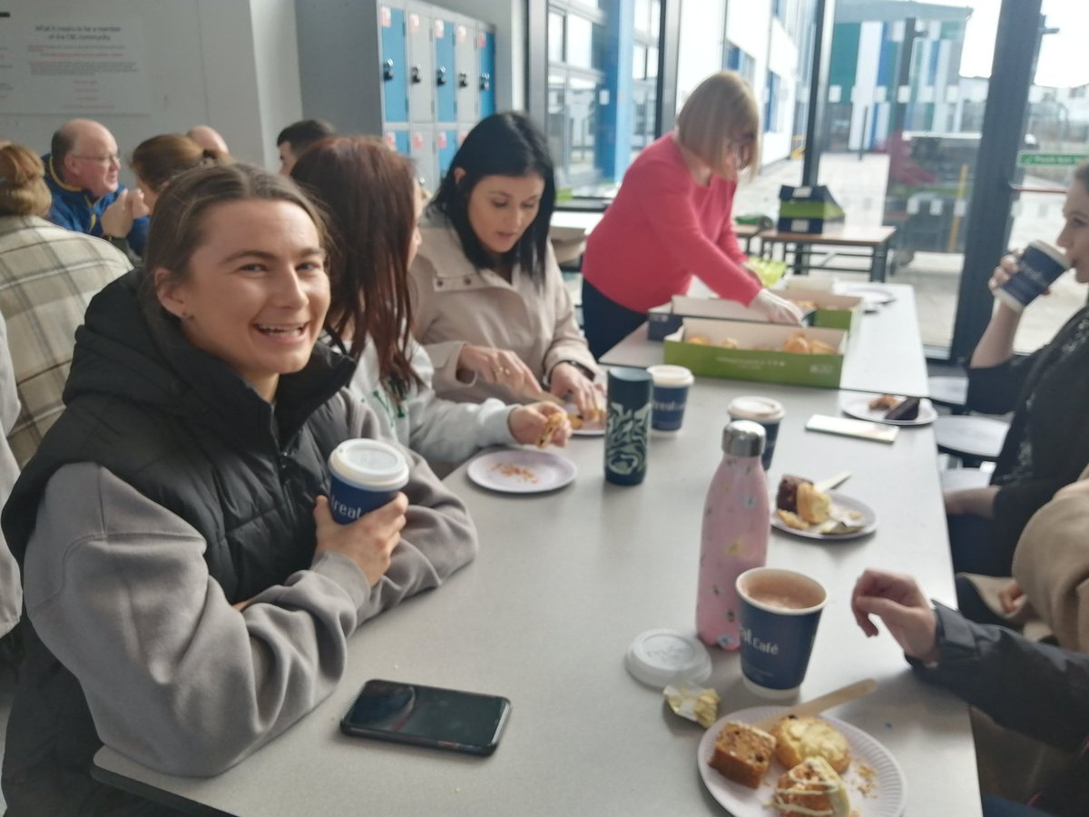 lorraine tweet media