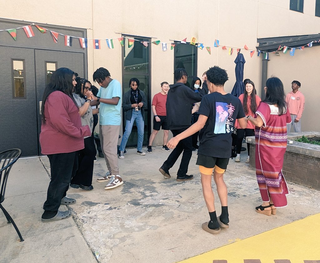 JPersinski's tweet photo. Fabulous day for some dancing in the World Language courtyard!!! @NHSWLD @NHS_Trojans @RockHillSchools #worldlanguageday #rocksolid https://t.co/XgbdWM8MGi