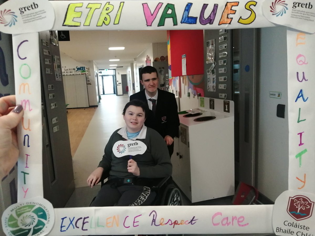 lorraine tweet media