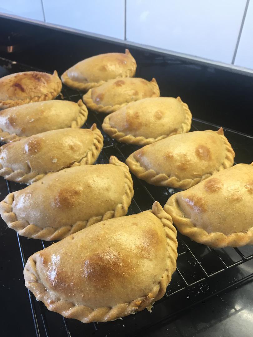 We are also delighted that on Saturday 29th July Latino Street Bites will be serving delicious homemade #empanadas (meat and veggie options) between the two evening concerts, to go with the South American music... 

#latinamericanfood #gardenfestival #bristolfoodie #hff2023